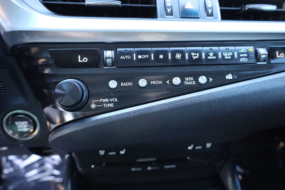 2019 Lexus ES 350 Luxury photo 26