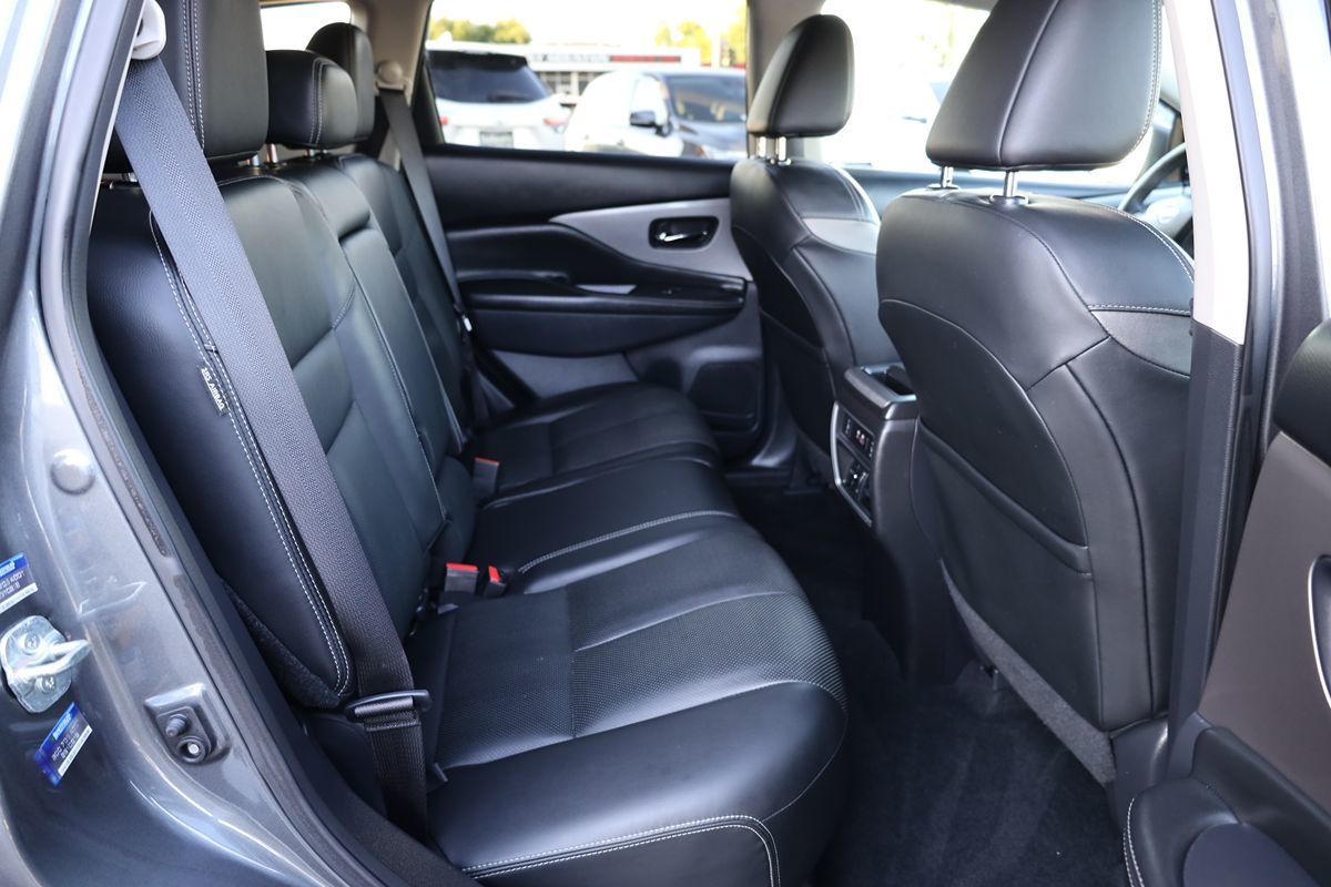 2019 Nissan Murano SL photo 17