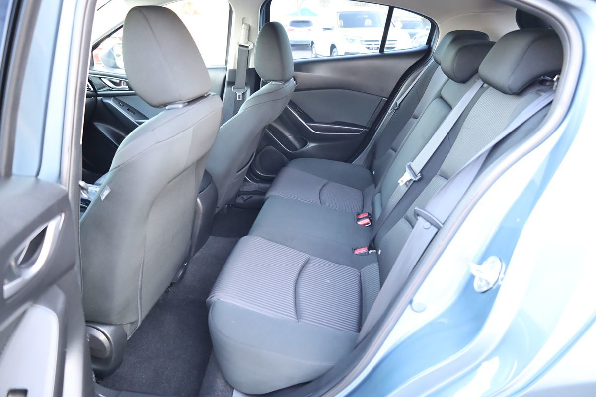 2014 Mazda Mazda3 Touring photo 5
