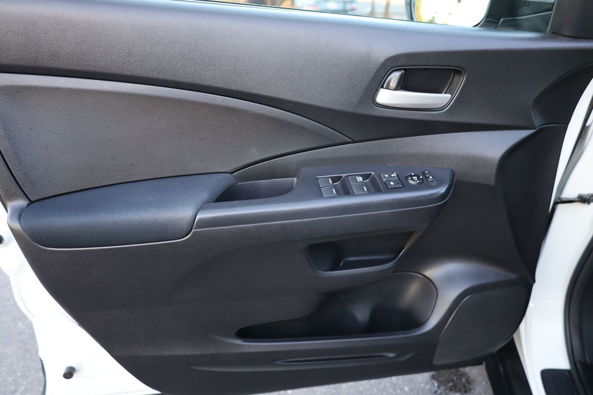 2016 Honda CR-V SE photo 2