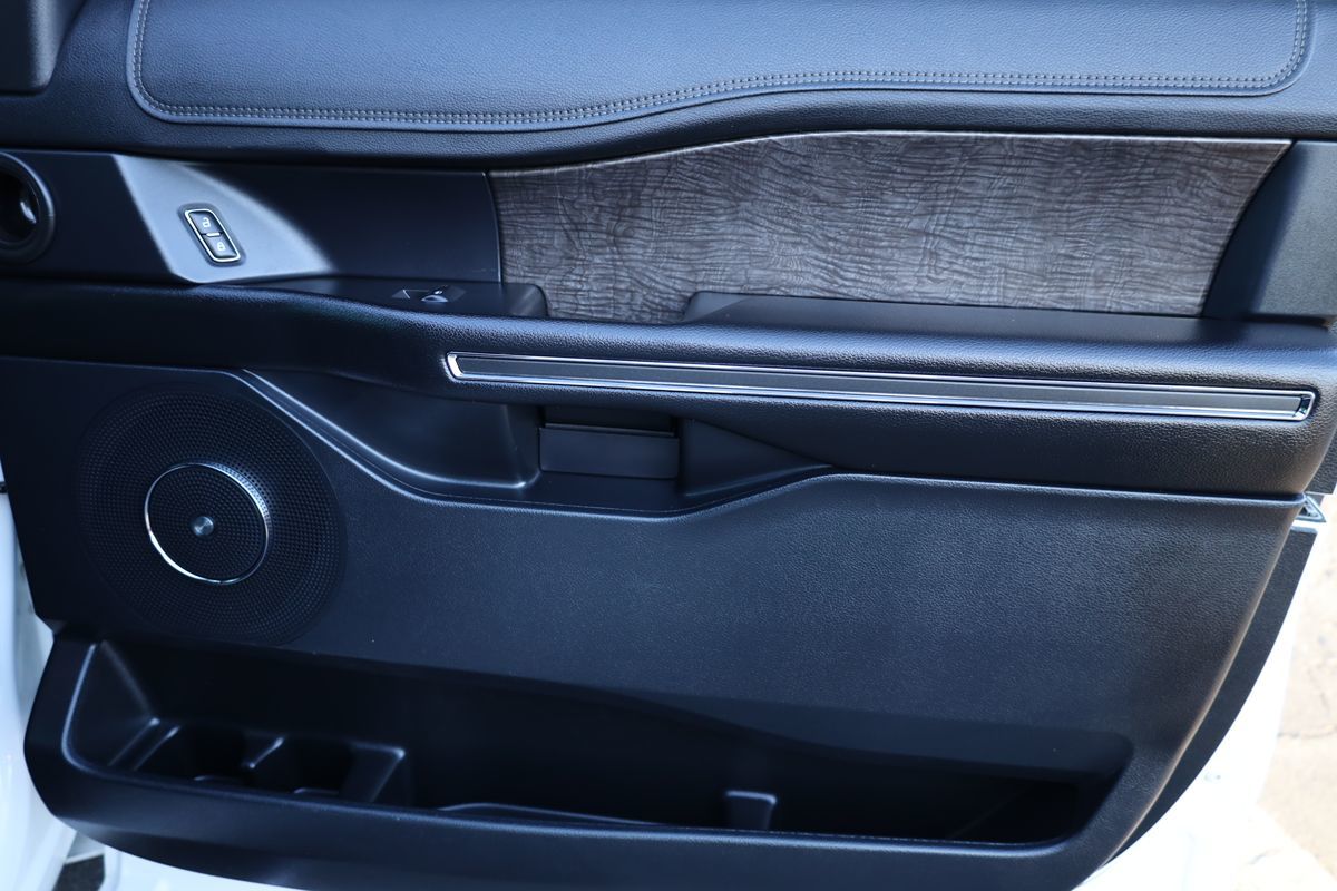2020 Ford Expedition MAX Limited photo 20