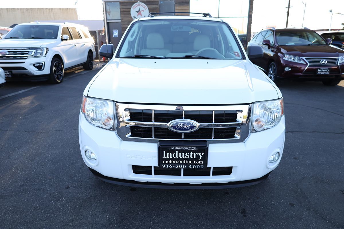 2010 Ford Escape XLT photo 3