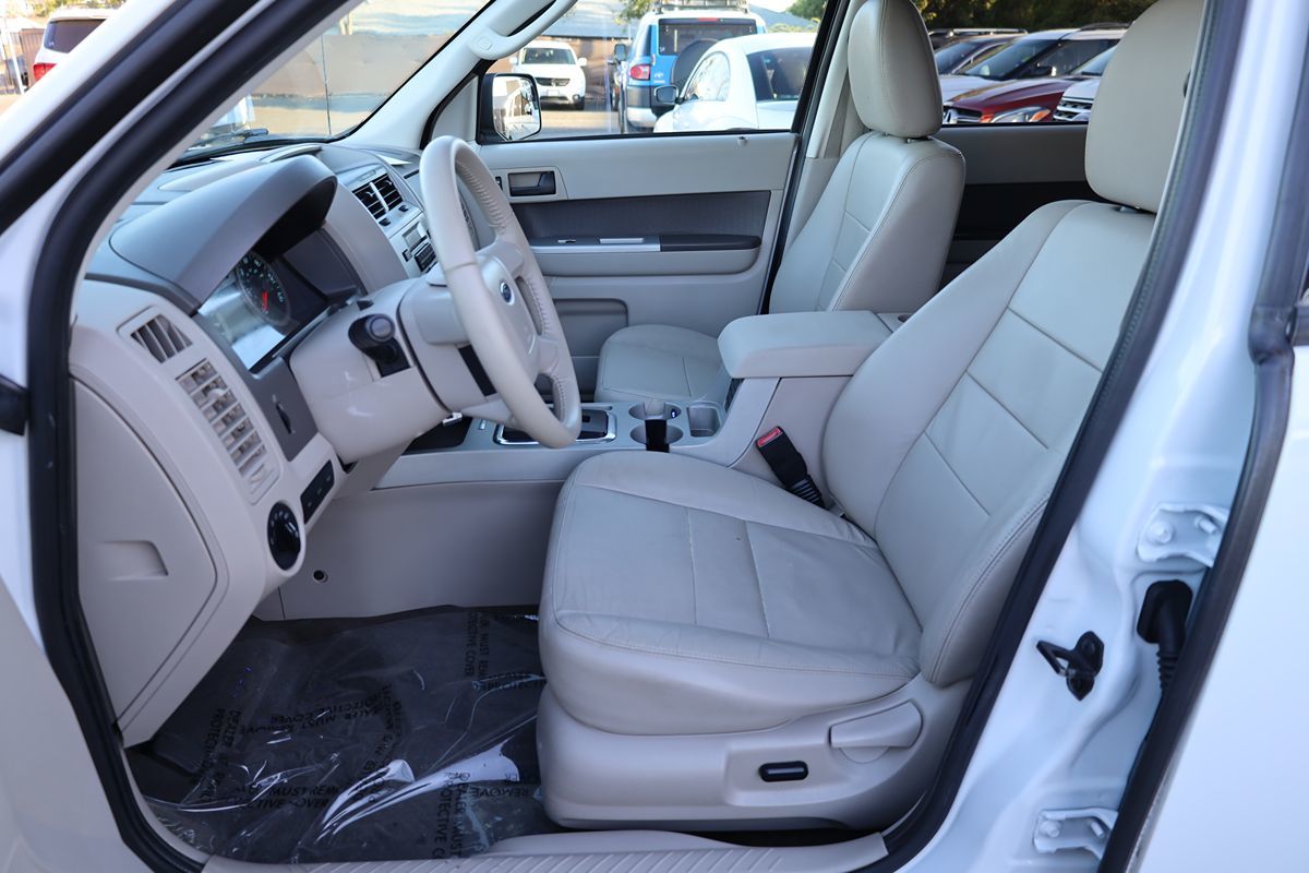 2010 Ford Escape XLT photo 6
