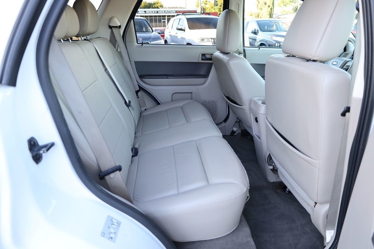 2010 Ford Escape XLT photo 8