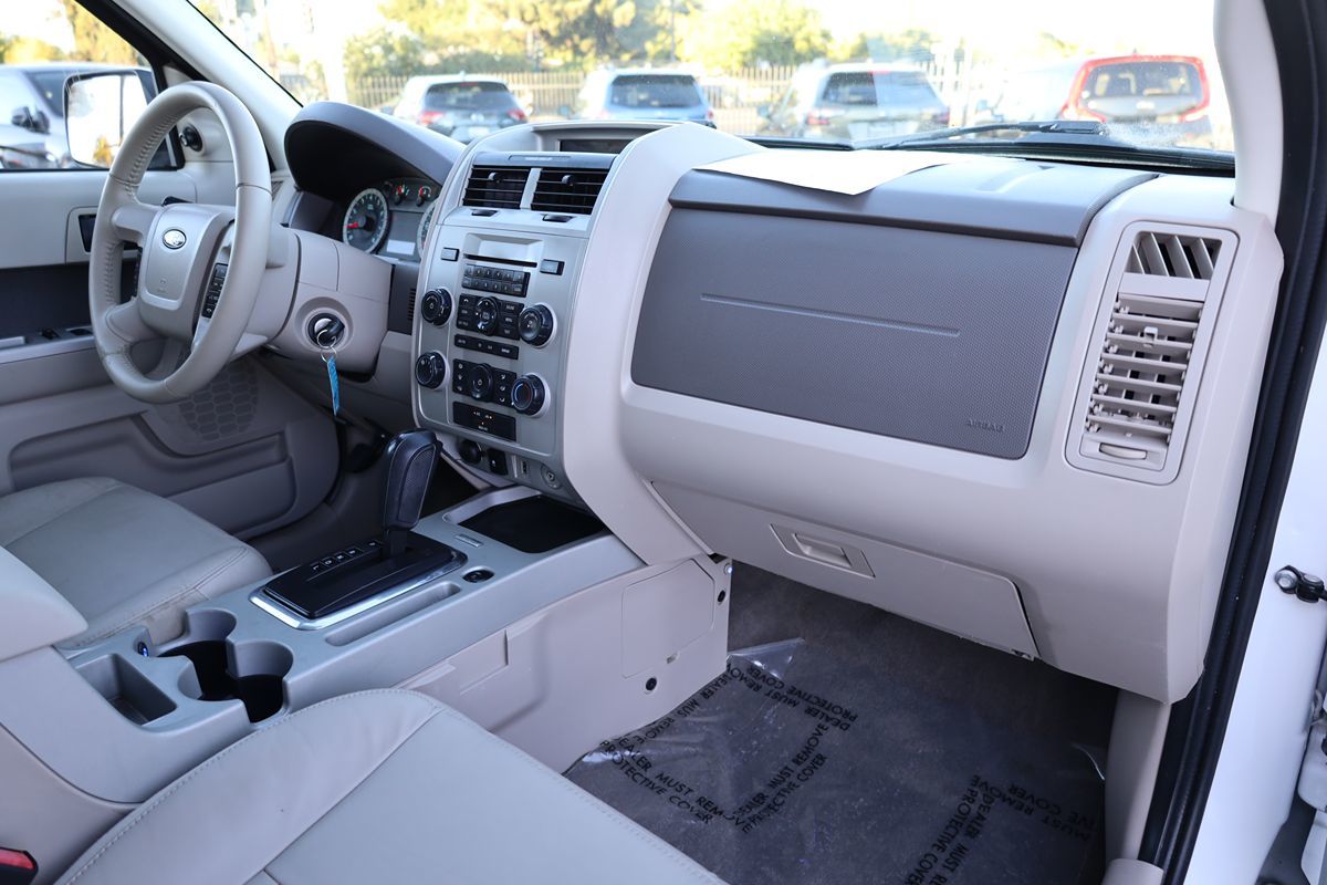 2010 Ford Escape XLT photo 10