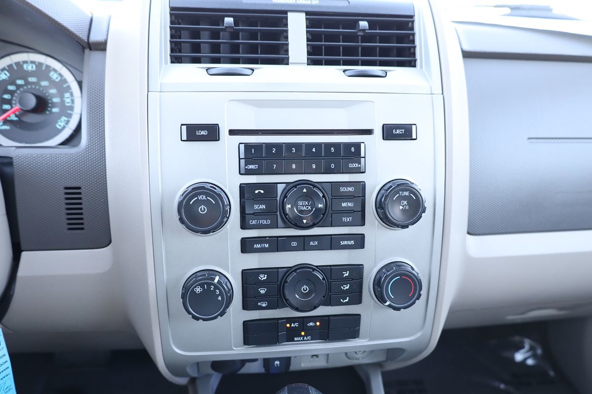 2010 Ford Escape XLT photo 15