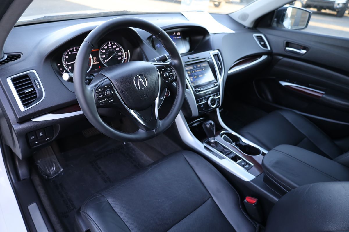 2015 Acura TLX Technology photo 16
