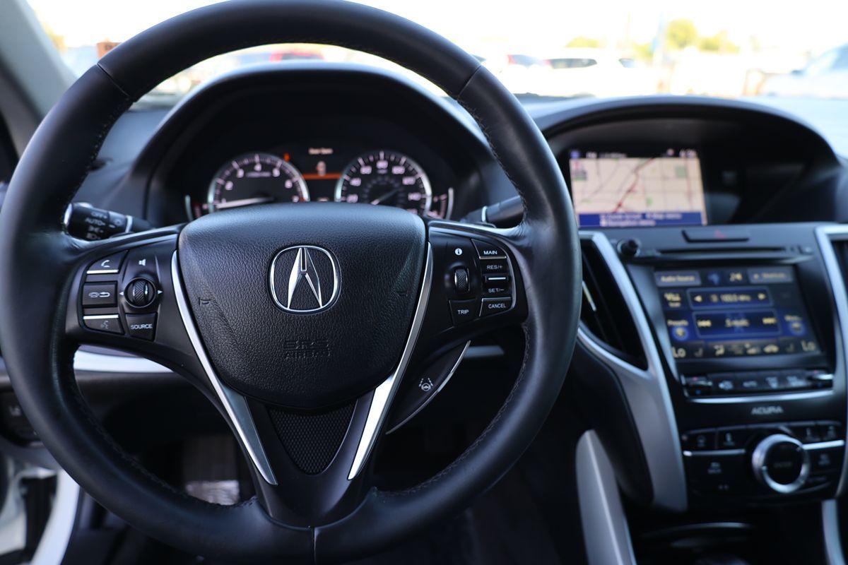 2015 Acura TLX Technology photo 17