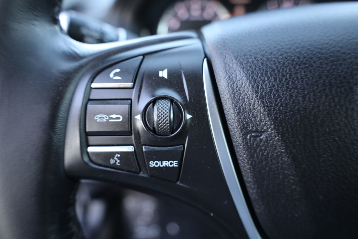 2015 Acura TLX Technology photo 18