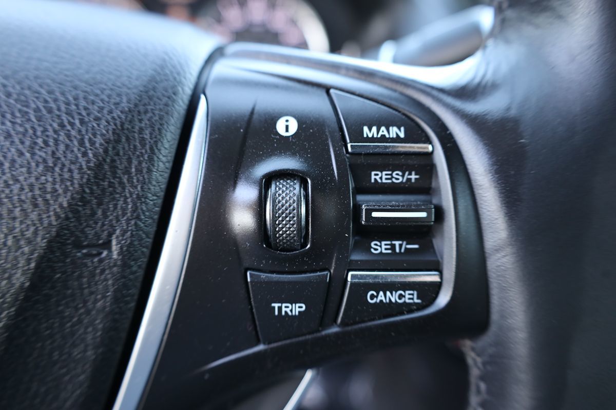 2015 Acura TLX Technology photo 19