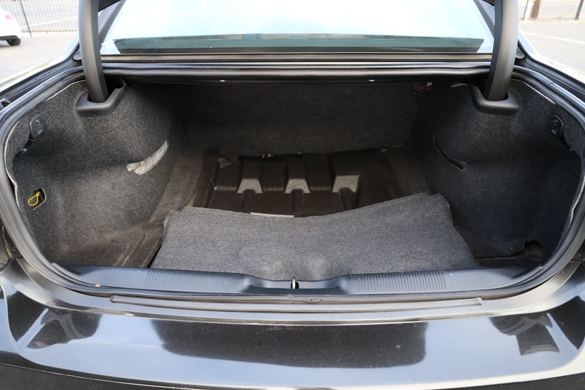 2011 Dodge Charger photo 7
