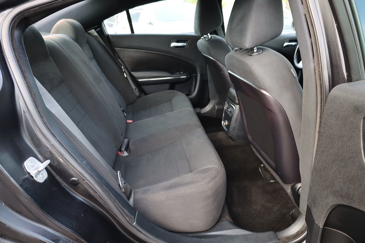2011 Dodge Charger photo 8