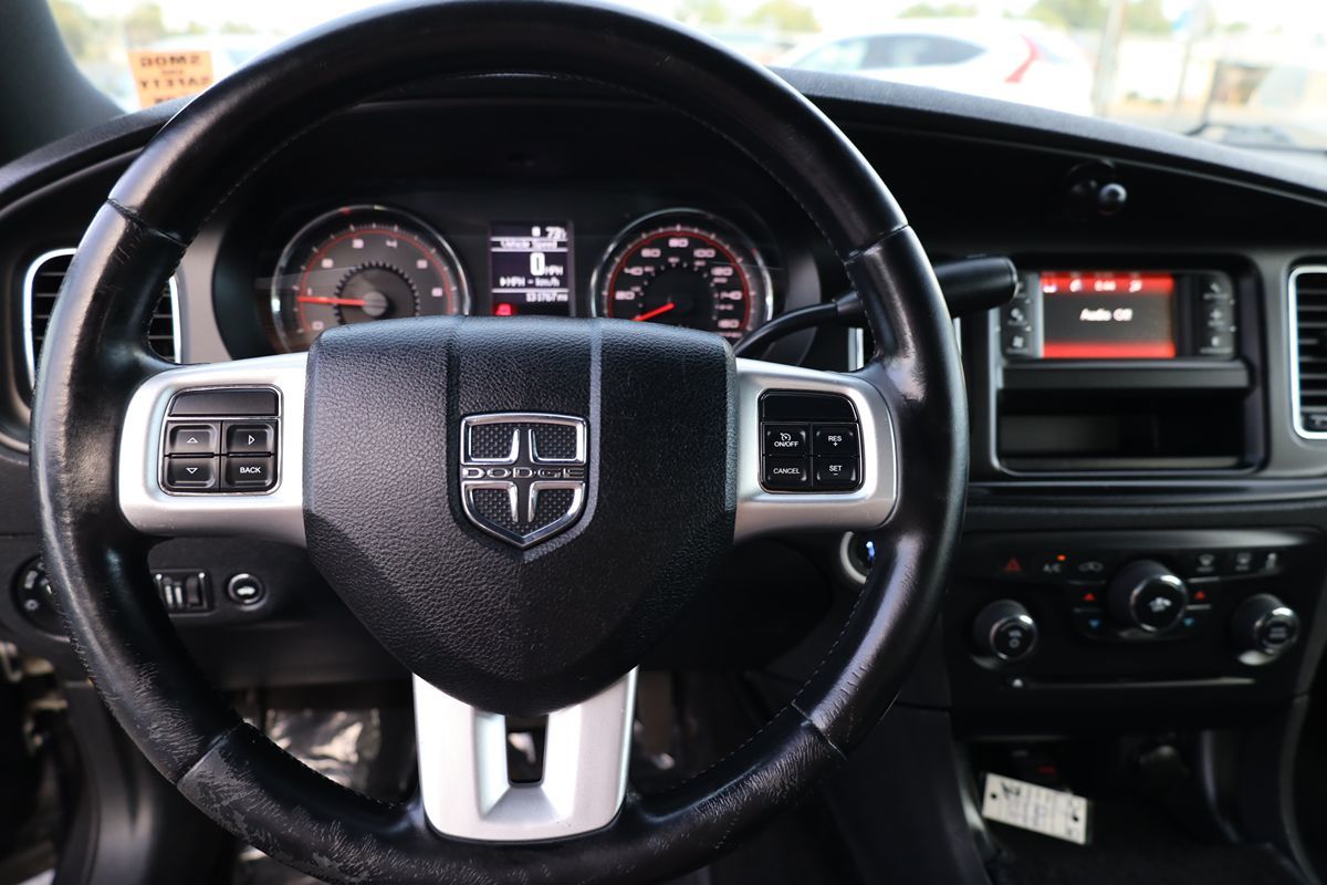 2011 Dodge Charger photo 14