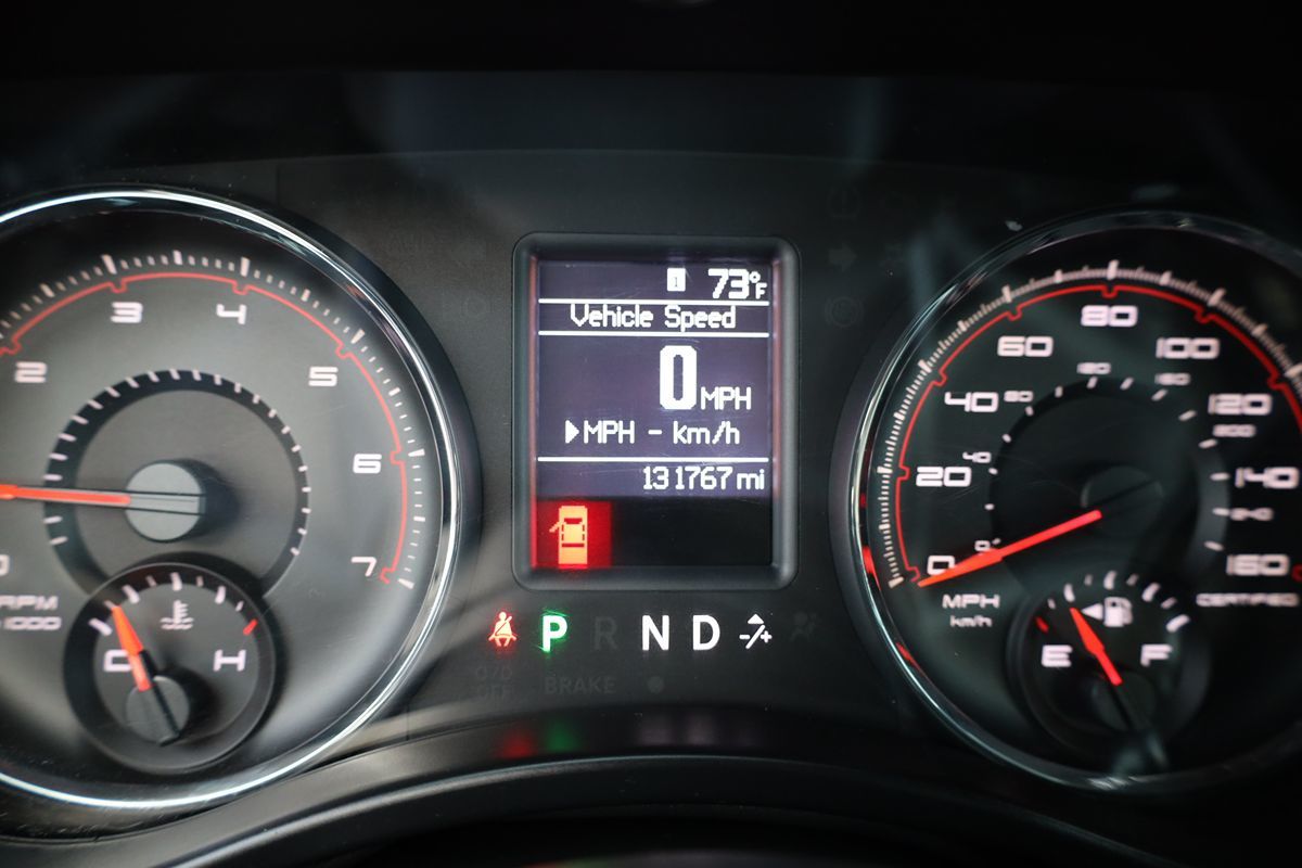 2011 Dodge Charger photo 17
