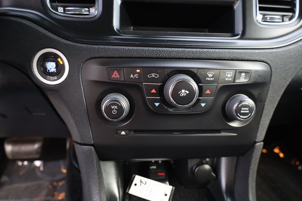 2011 Dodge Charger photo 19