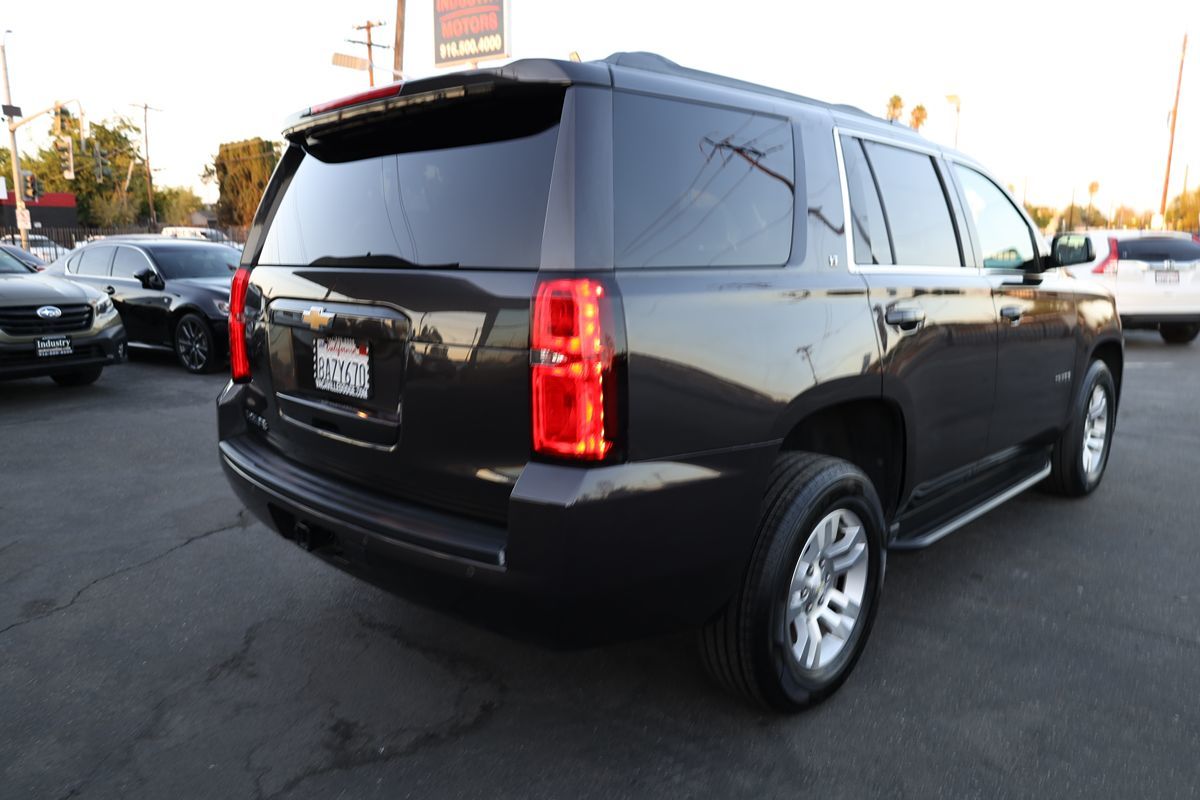 2016 Chevrolet Tahoe LT photo 4
