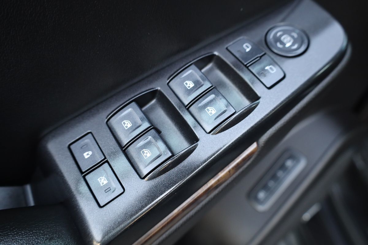 2016 Chevrolet Tahoe LT photo 10