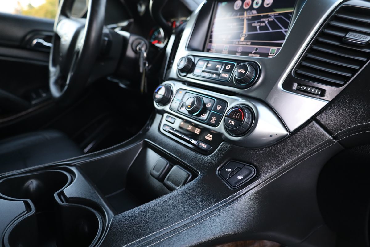 2016 Chevrolet Tahoe LT photo 24
