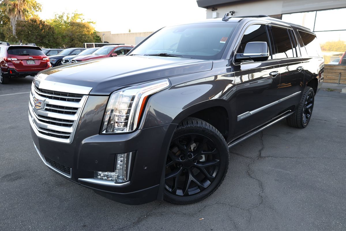 2017 Cadillac Escalade ESV Platinum photo 2