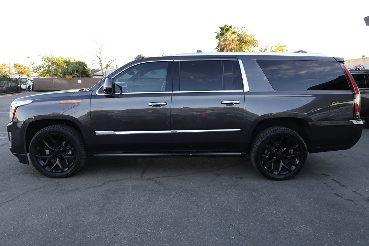 2017 Cadillac Escalade ESV Platinum photo 7