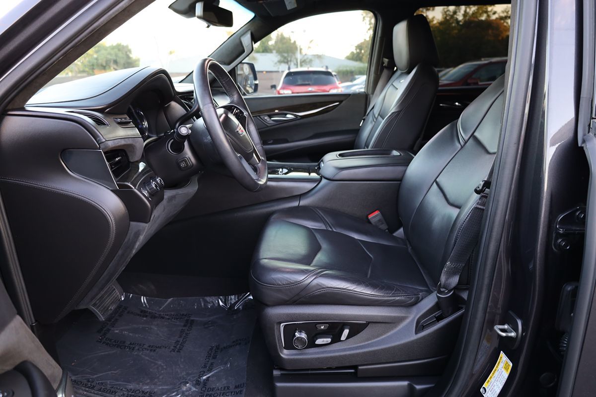 2017 Cadillac Escalade ESV Platinum photo 11