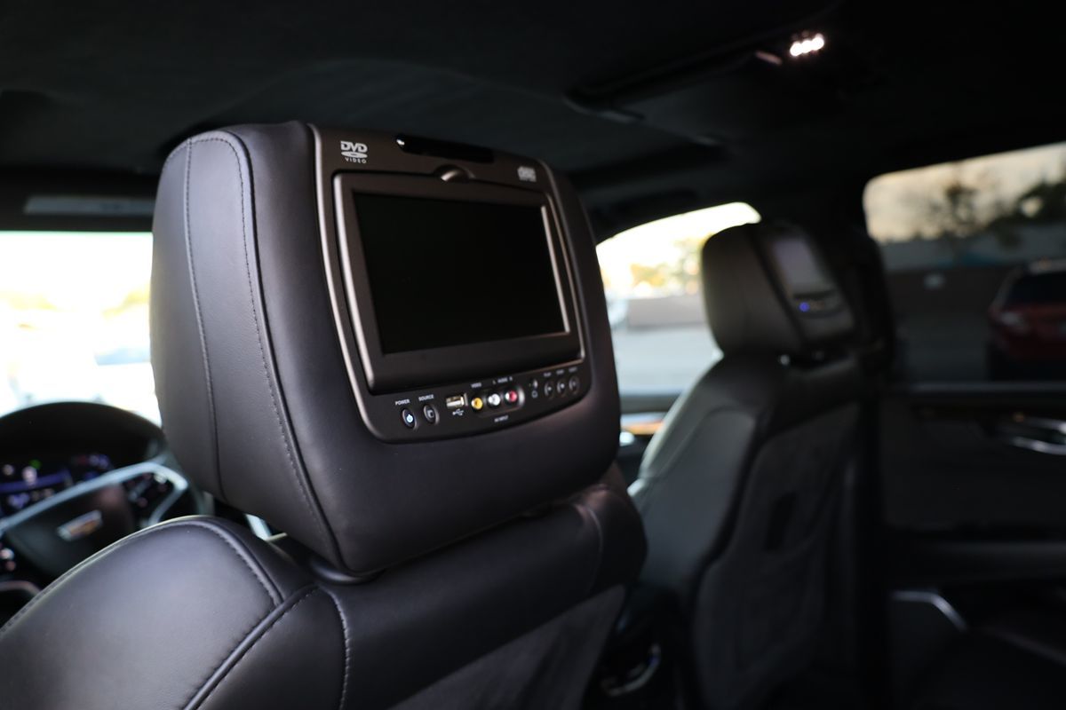 2017 Cadillac Escalade ESV Platinum photo 14
