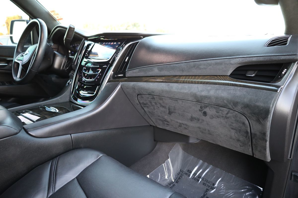 2017 Cadillac Escalade ESV Platinum photo 28