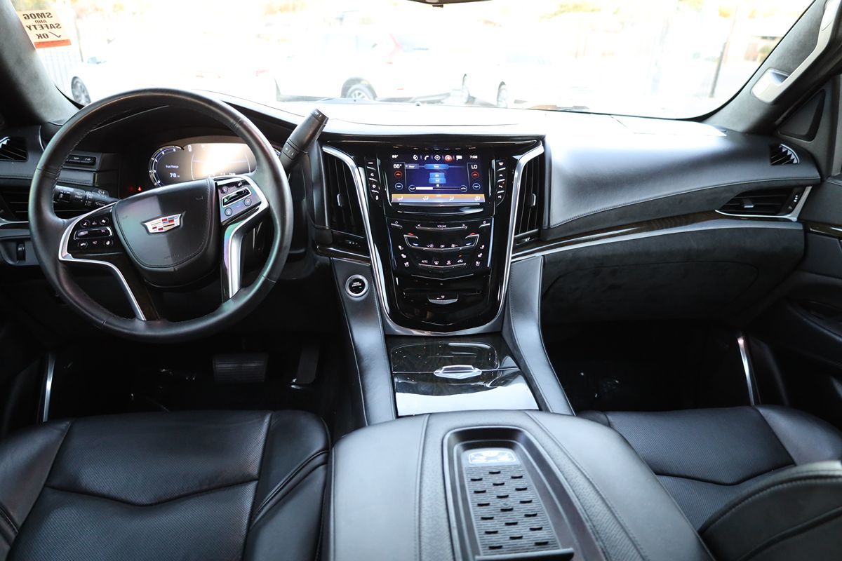 2017 Cadillac Escalade ESV Platinum photo 32