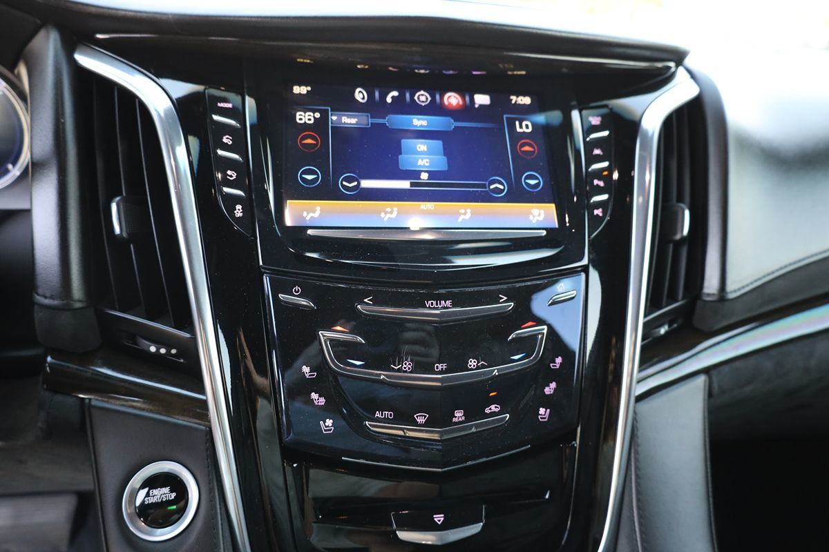 2017 Cadillac Escalade ESV Platinum photo 39