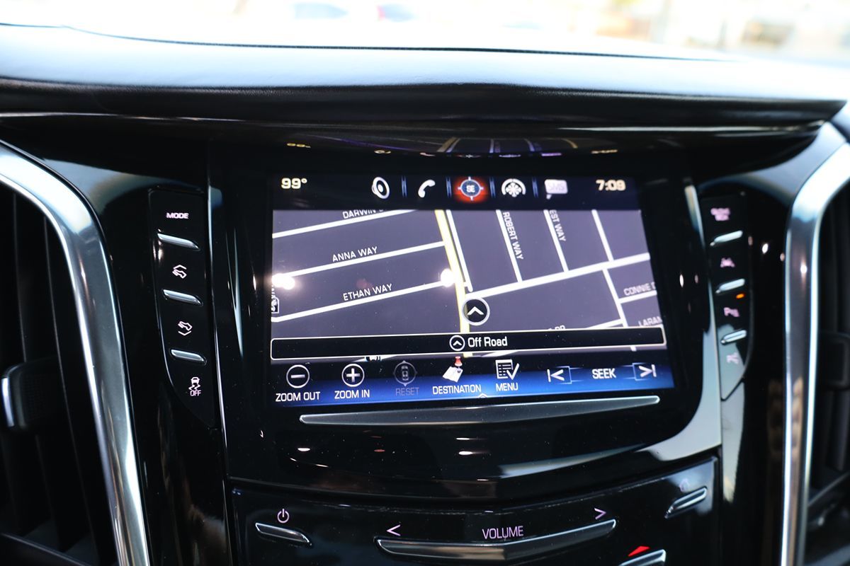 2017 Cadillac Escalade ESV Platinum photo 40