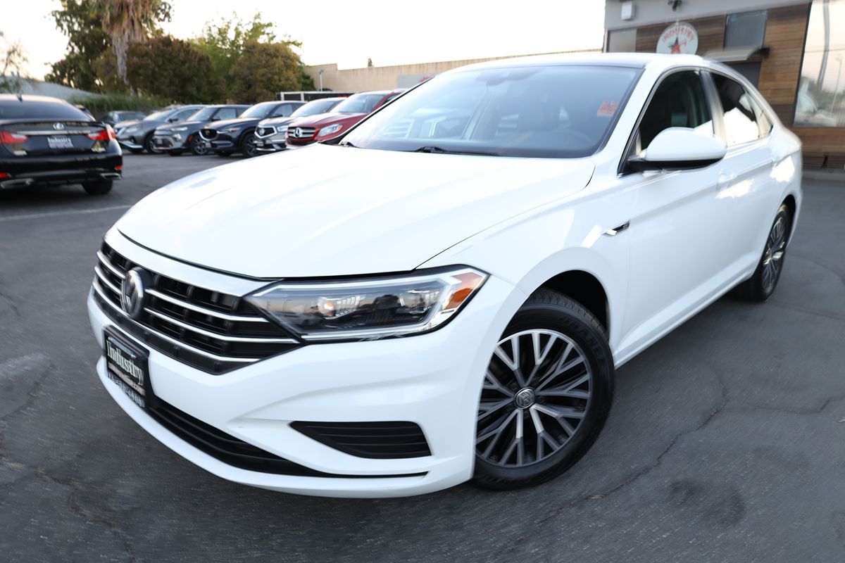 2019 Volkswagen Jetta SEL photo 2