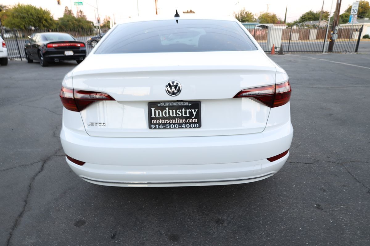 2019 Volkswagen Jetta SEL photo 5