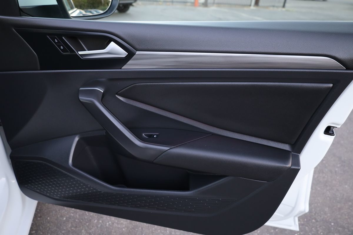 2019 Volkswagen Jetta SEL photo 14