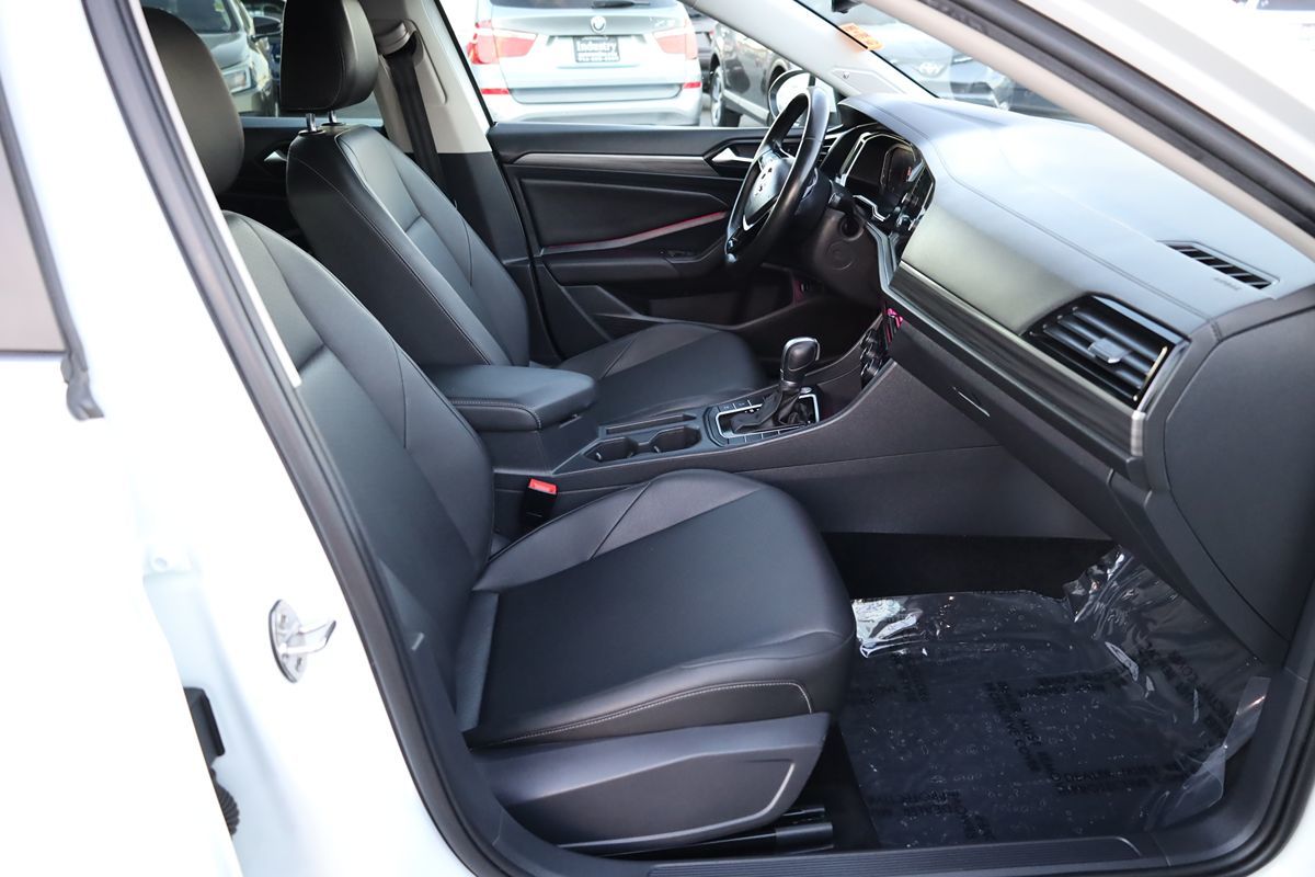2019 Volkswagen Jetta SEL photo 15