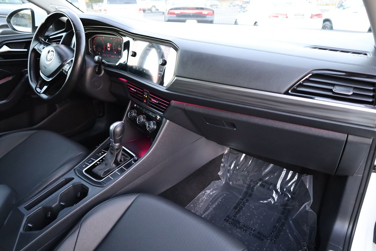 2019 Volkswagen Jetta SEL photo 16