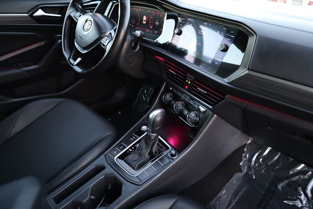 2019 Volkswagen Jetta SEL photo 17
