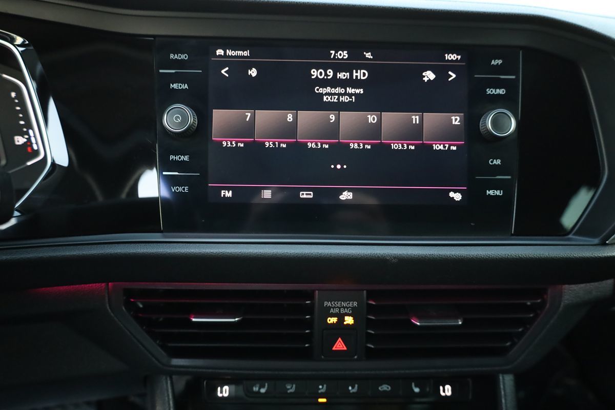 2019 Volkswagen Jetta SEL photo 24