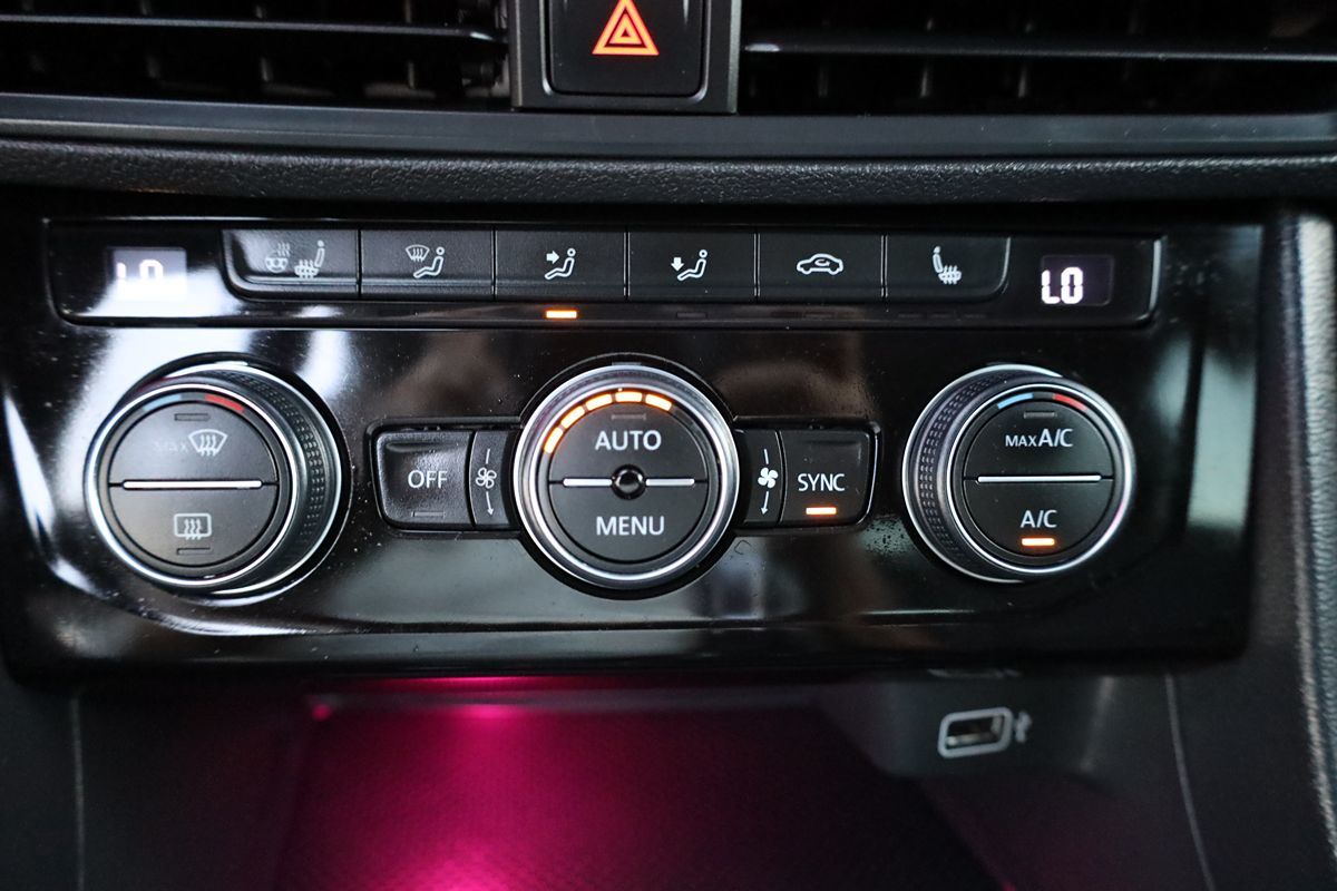 2019 Volkswagen Jetta SEL photo 26