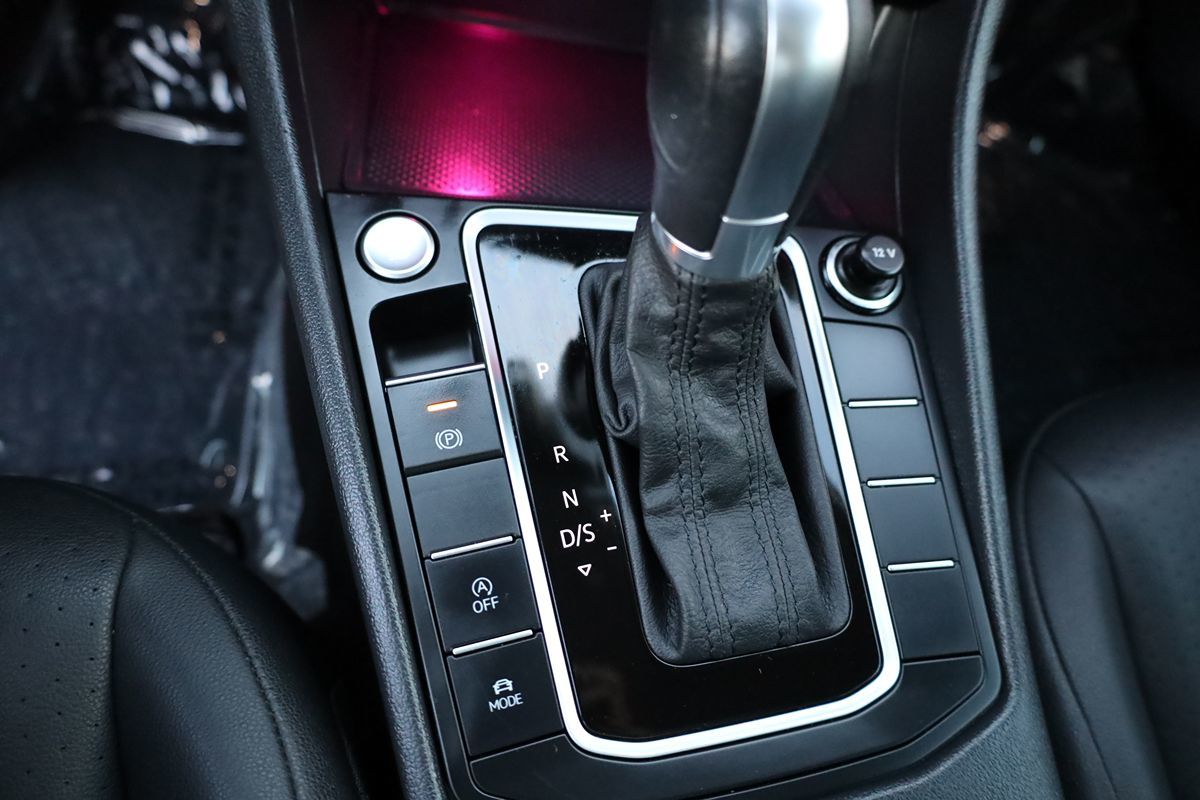 2019 Volkswagen Jetta SEL photo 27