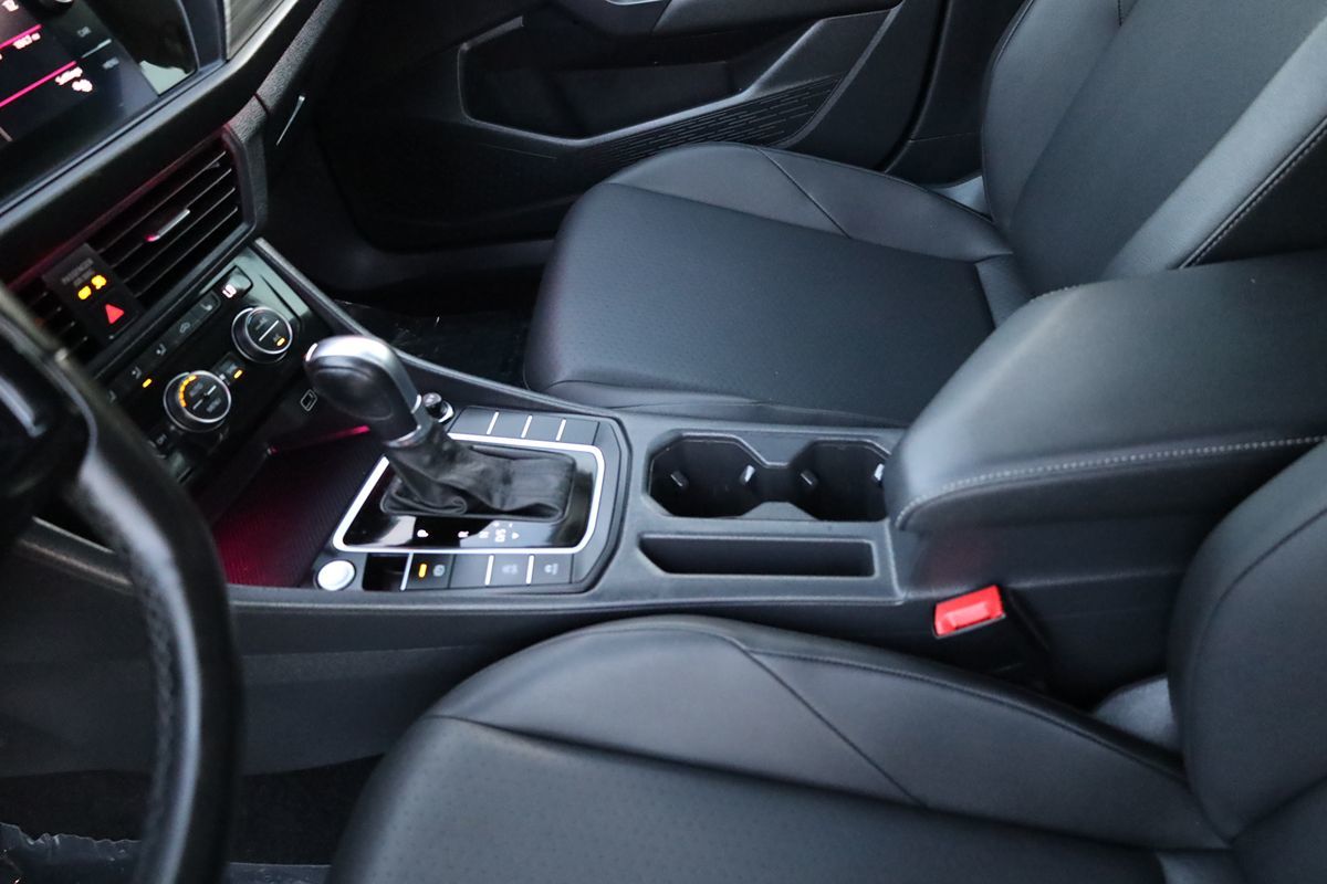 2019 Volkswagen Jetta SEL photo 28