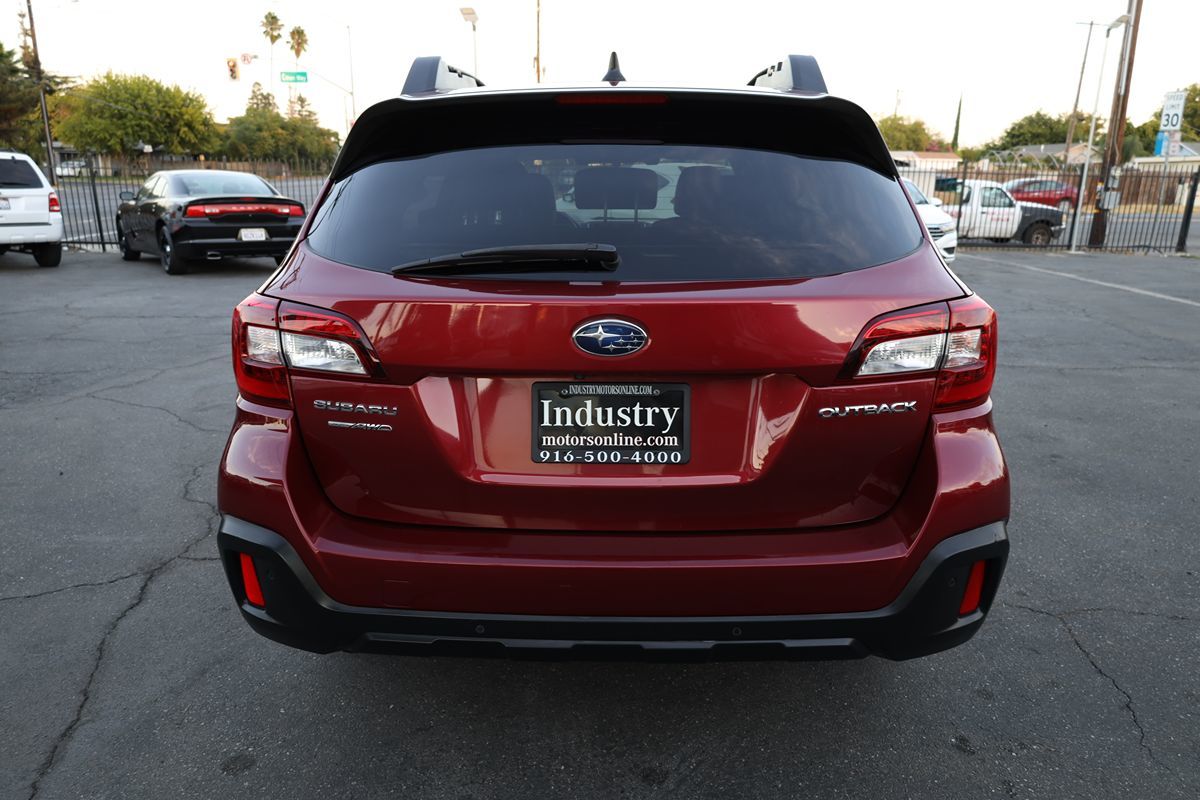 2019 Subaru Outback Limited photo 3