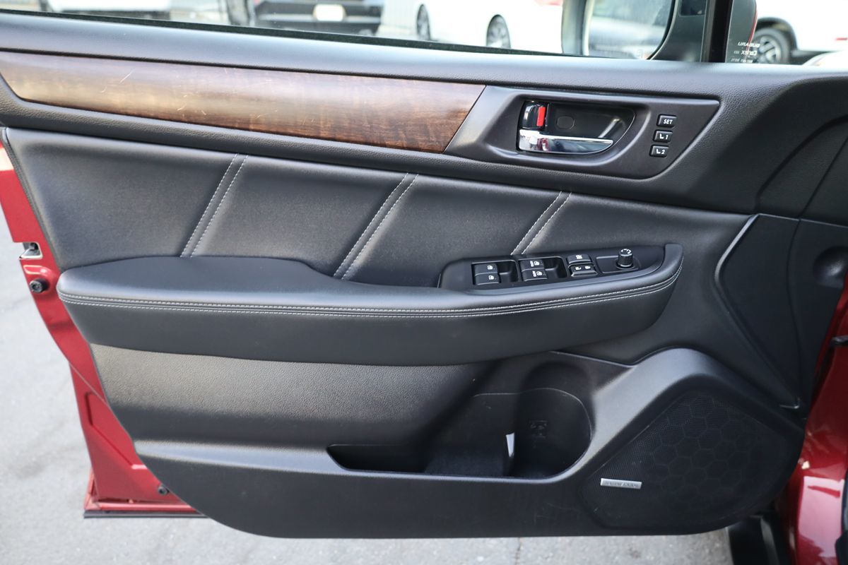 2019 Subaru Outback Limited photo 7