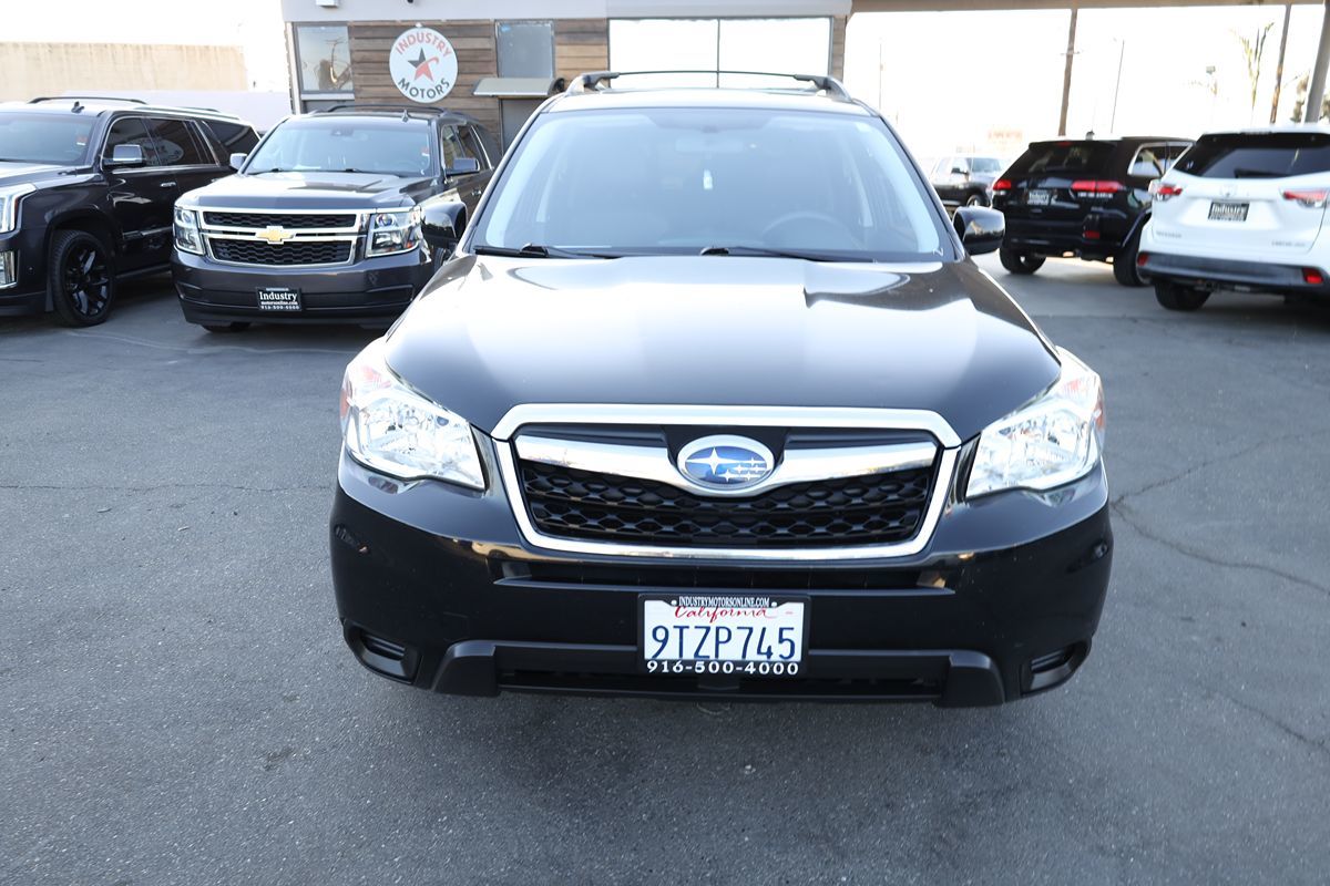 2016 Subaru Forester 2.5i Premium photo 2