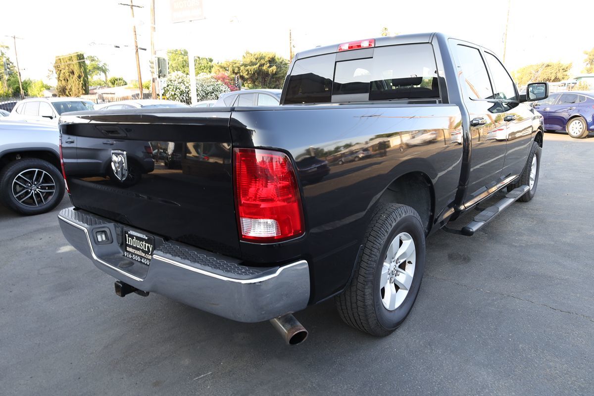 2019 Ram 1500 Classic SLT photo 4