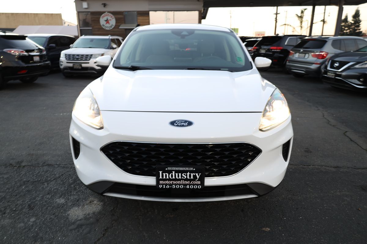 2020 Ford Escape SE photo 3