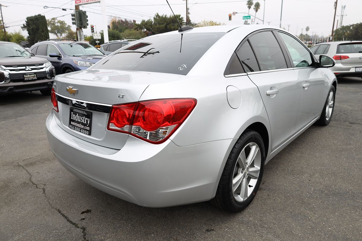 2015 Chevrolet Cruze LT photo 4