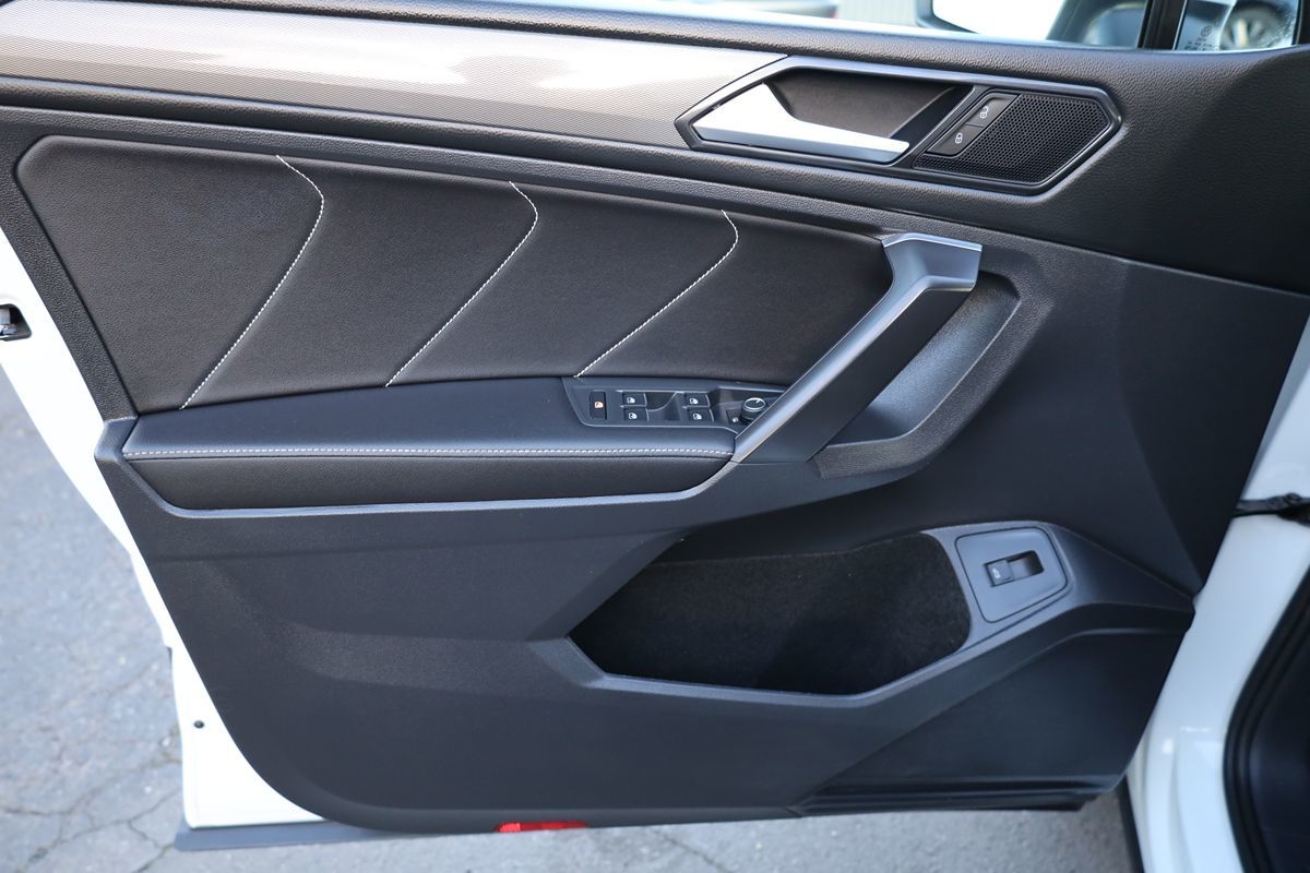 2022 Volkswagen Tiguan SE - Photo 9