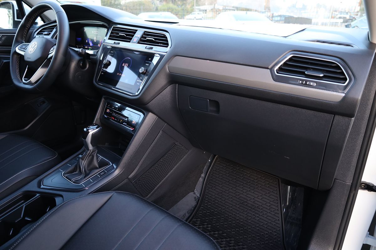2022 Volkswagen Tiguan SE - Photo 20