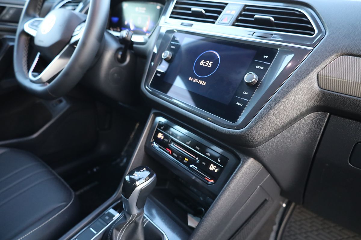 2022 Volkswagen Tiguan SE - Photo 21