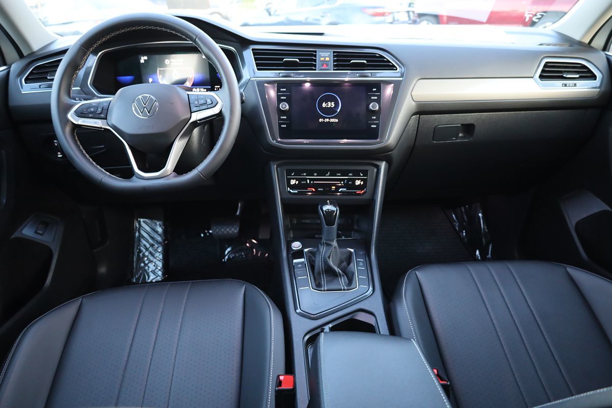 2022 Volkswagen Tiguan SE - Photo 22